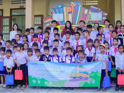 Học sinh tặng thư viện di động tại huyện miền núi Vân Canh lan tỏa tình yêu đọc sách