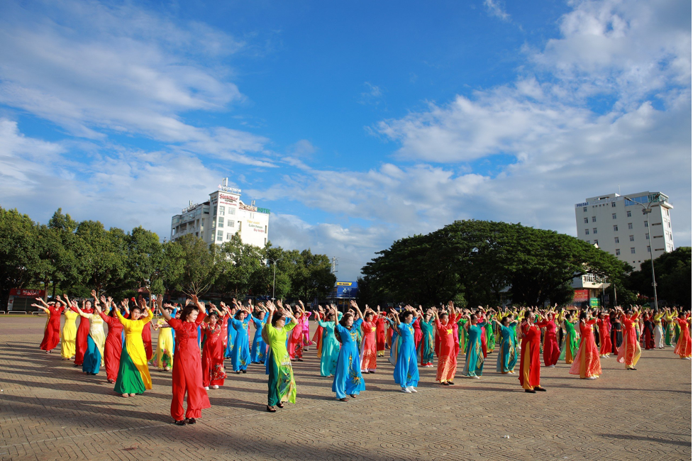 mat-clb-di-san-ao-dai-viet-nam-1701055187.png