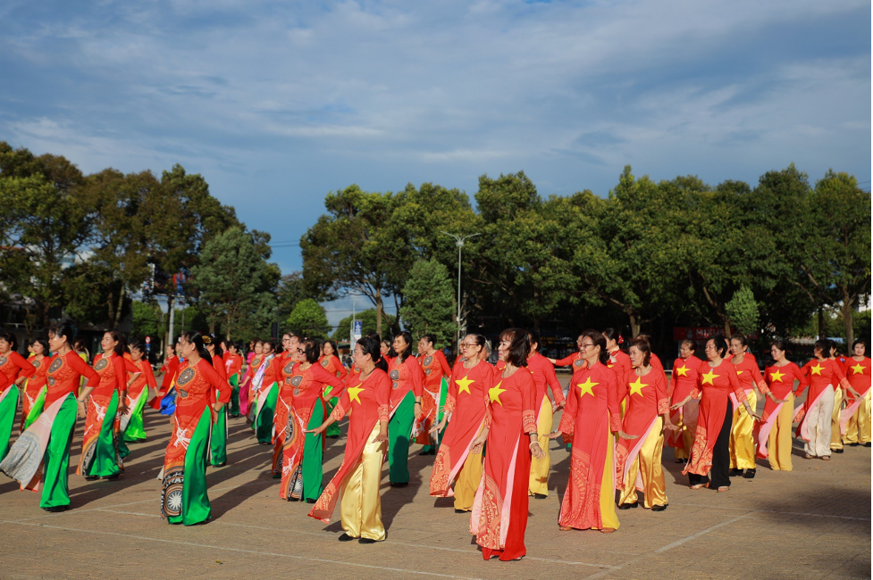 mat-clb-di-san-ao-dai-viet-nam3-1701055188.png