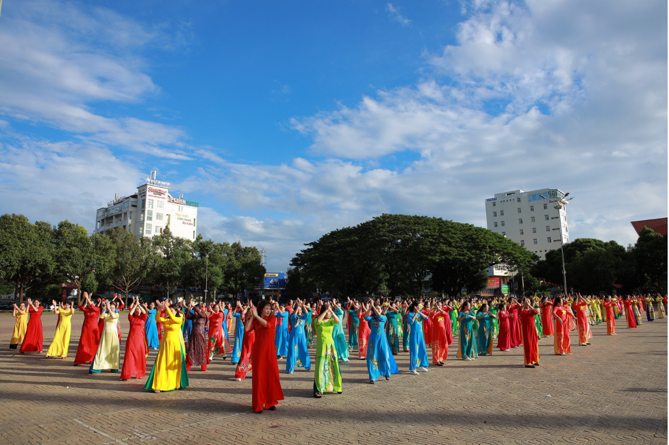 mat-clb-di-san-ao-dai-viet-nam5-1701055188.png