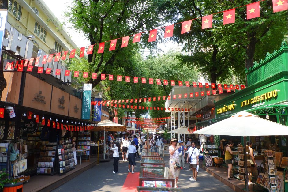 ky-niem-50-nam-ngay-thong-nhat-1745652748.png
