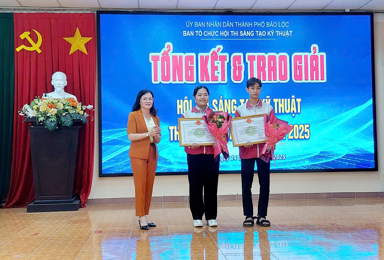 hinh-2-hoi-thi-1747301684.jpg