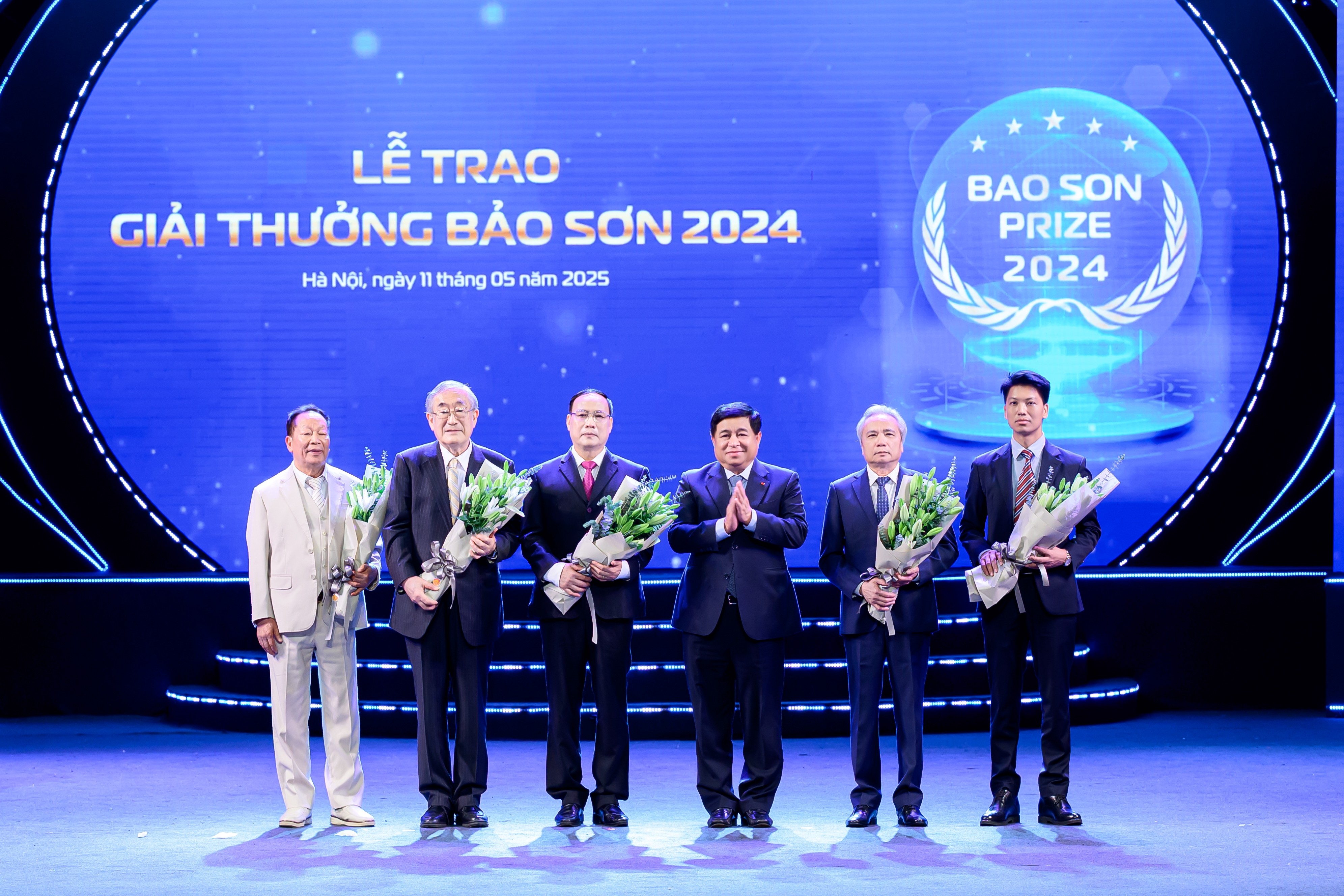 ptt-tang-hoa-ct-quy-va-04-tac-gia-2-1747100564.JPG