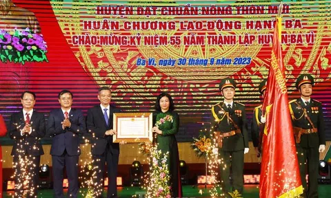 Huyện Ba Vì đạt chuẩn nông thôn mới và đón nhận Huân chương Lao động hạng Ba