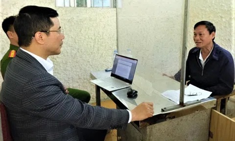 Bắt nhóm lợi dụng danh nghĩa báo chí để ‘bảo kê’ xe tải vi phạm
