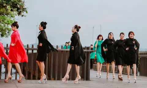 Độc đáo với BST công sở của NTK Thân Hoàng Bích Thủy